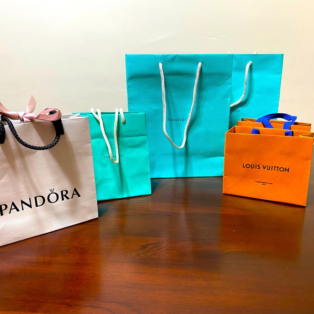 Bundle 12 shopping/gift bags 4 brands